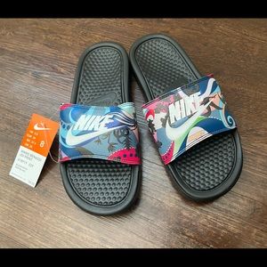 ✨✨Brand New Benassi Print Nike Slides✨✨